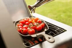 Napoleon Gietijzeren Pan Met Bamboe Onderzetter 7 Napoleon Gietijzeren Pan Met Bamboe Onderzetter -Keuken Grill napoleon gietijzeren pan met bamboe onderzetter 3